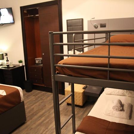 Dolce Vita Rooms & Breakfast Napoli Bagian luar foto