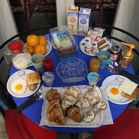 Dolce Vita Rooms & Breakfast Napoli Bagian luar foto
