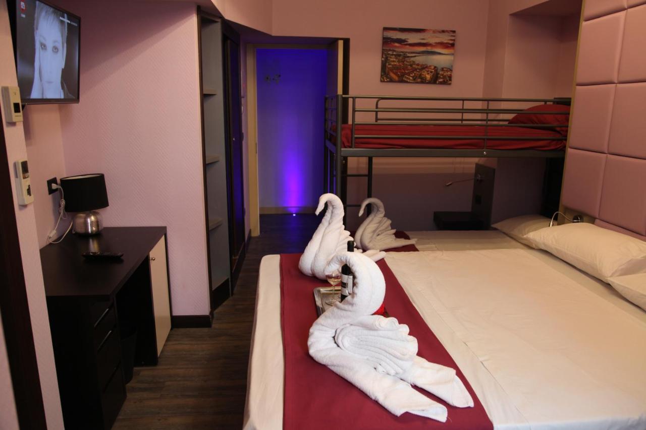 Dolce Vita Rooms & Breakfast Napoli Bagian luar foto