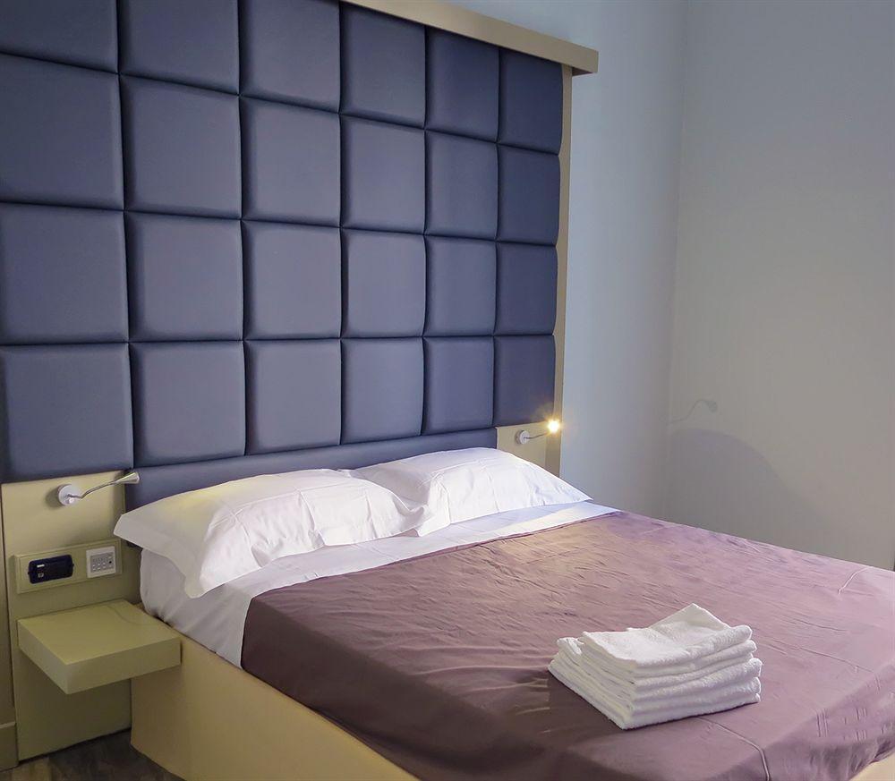 Dolce Vita Rooms & Breakfast Napoli Bagian luar foto