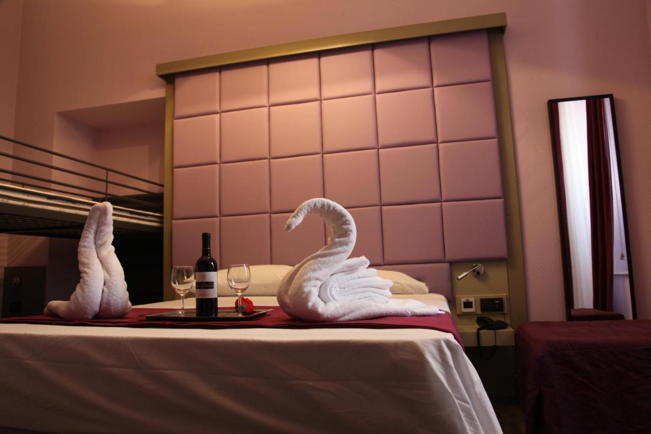 Dolce Vita Rooms & Breakfast Napoli Bagian luar foto