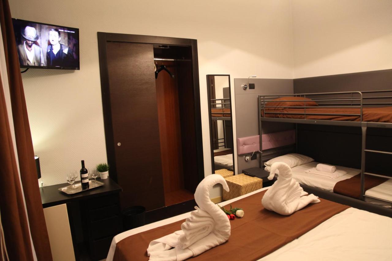 Dolce Vita Rooms & Breakfast Napoli Bagian luar foto