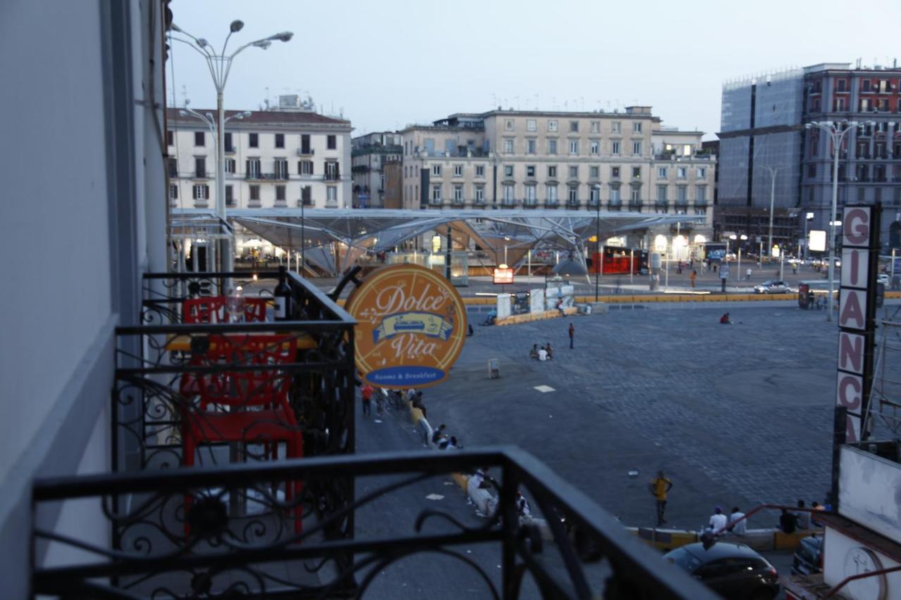 Dolce Vita Rooms & Breakfast Napoli Bagian luar foto