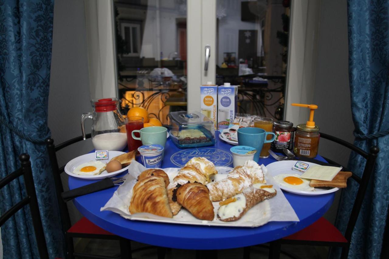 Dolce Vita Rooms & Breakfast Napoli Bagian luar foto