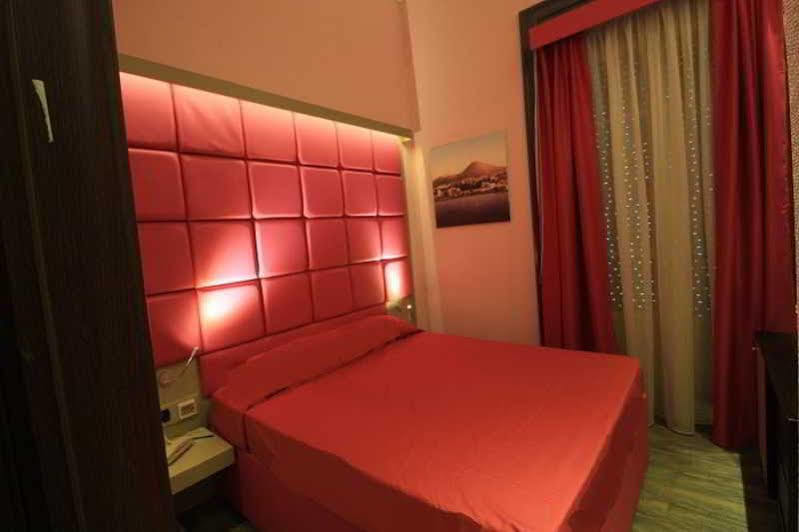 Dolce Vita Rooms & Breakfast Napoli Bagian luar foto